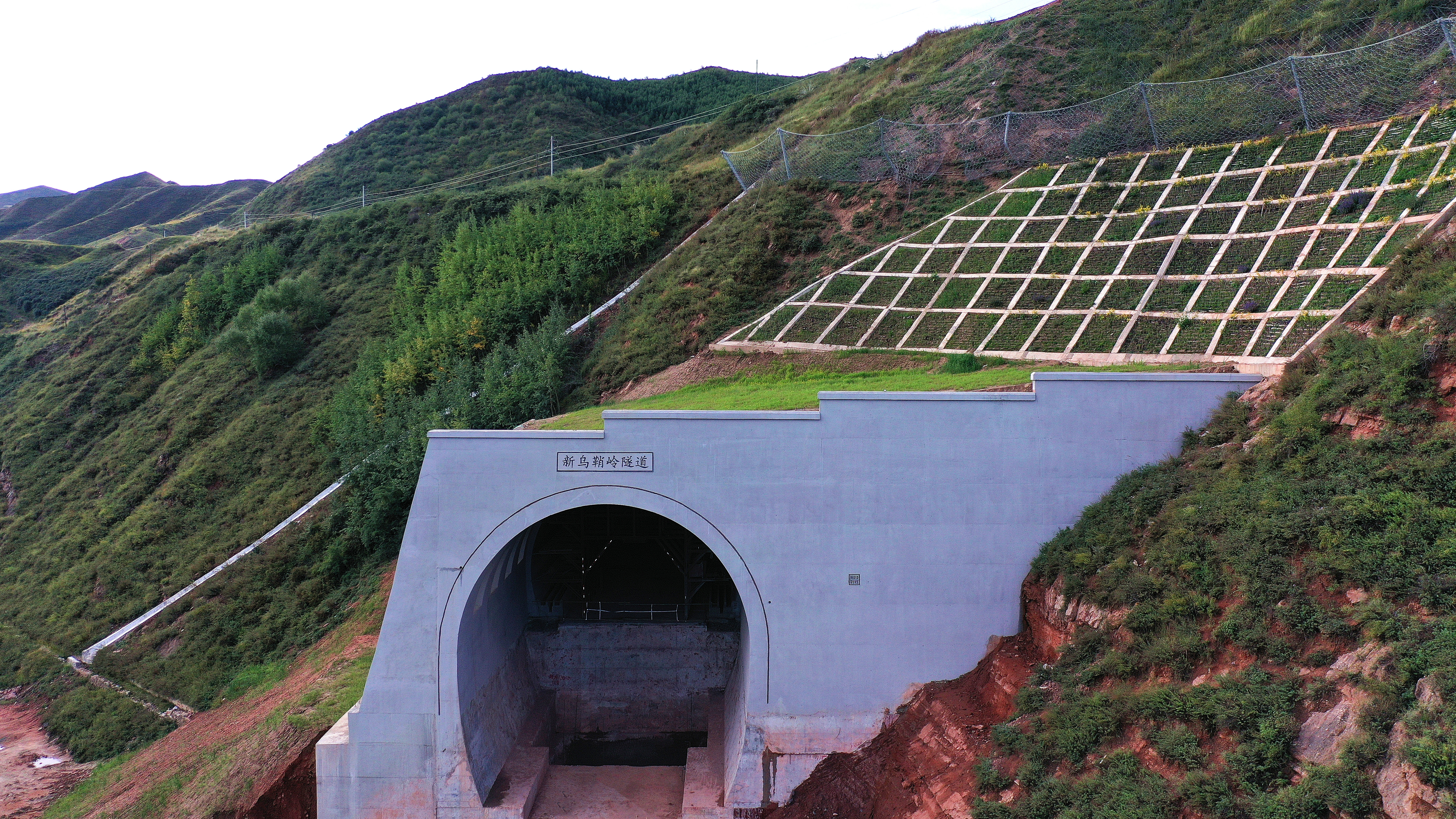 新乌鞘岭隧道.jpg