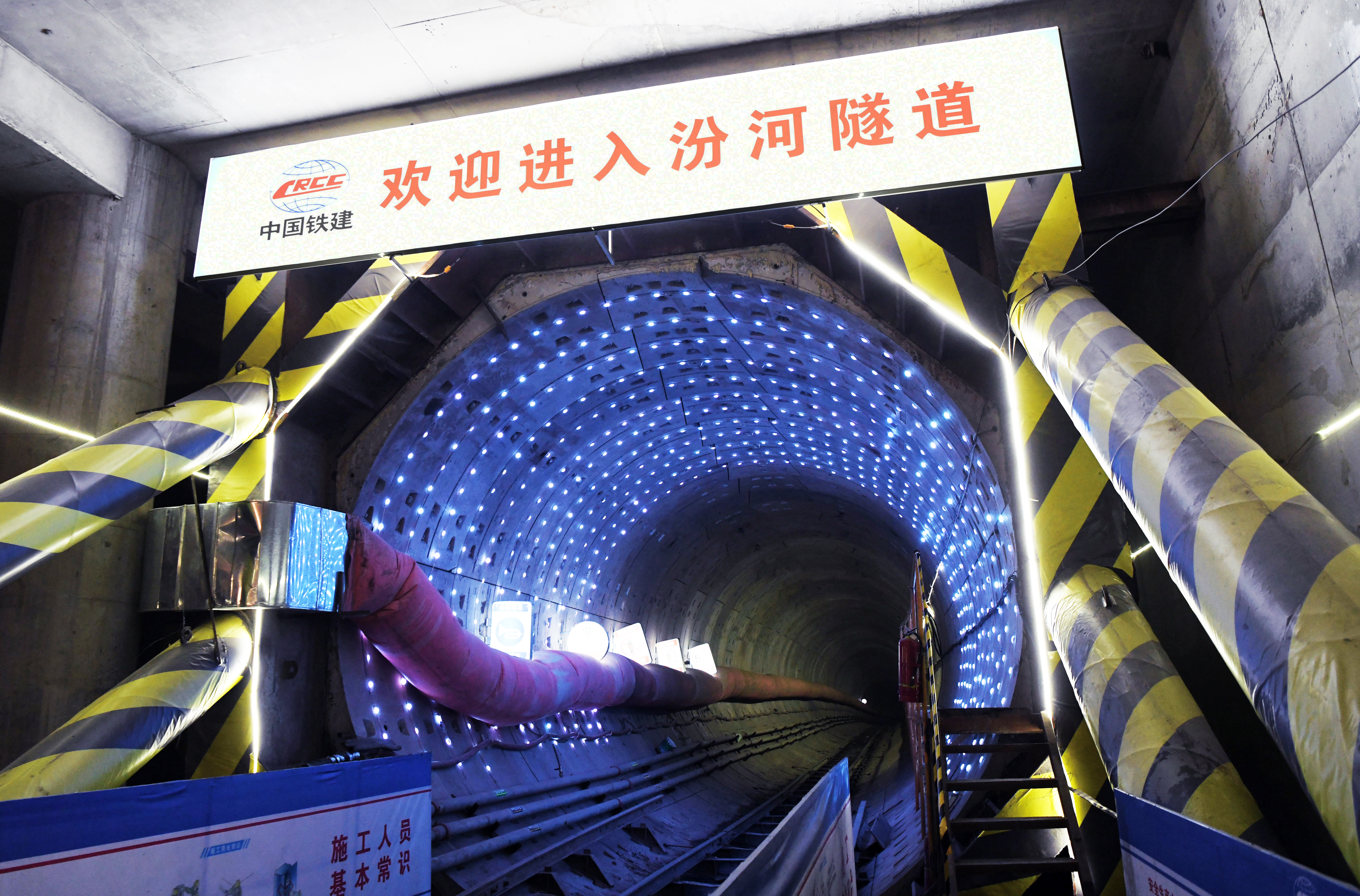 右线洞口.jpg