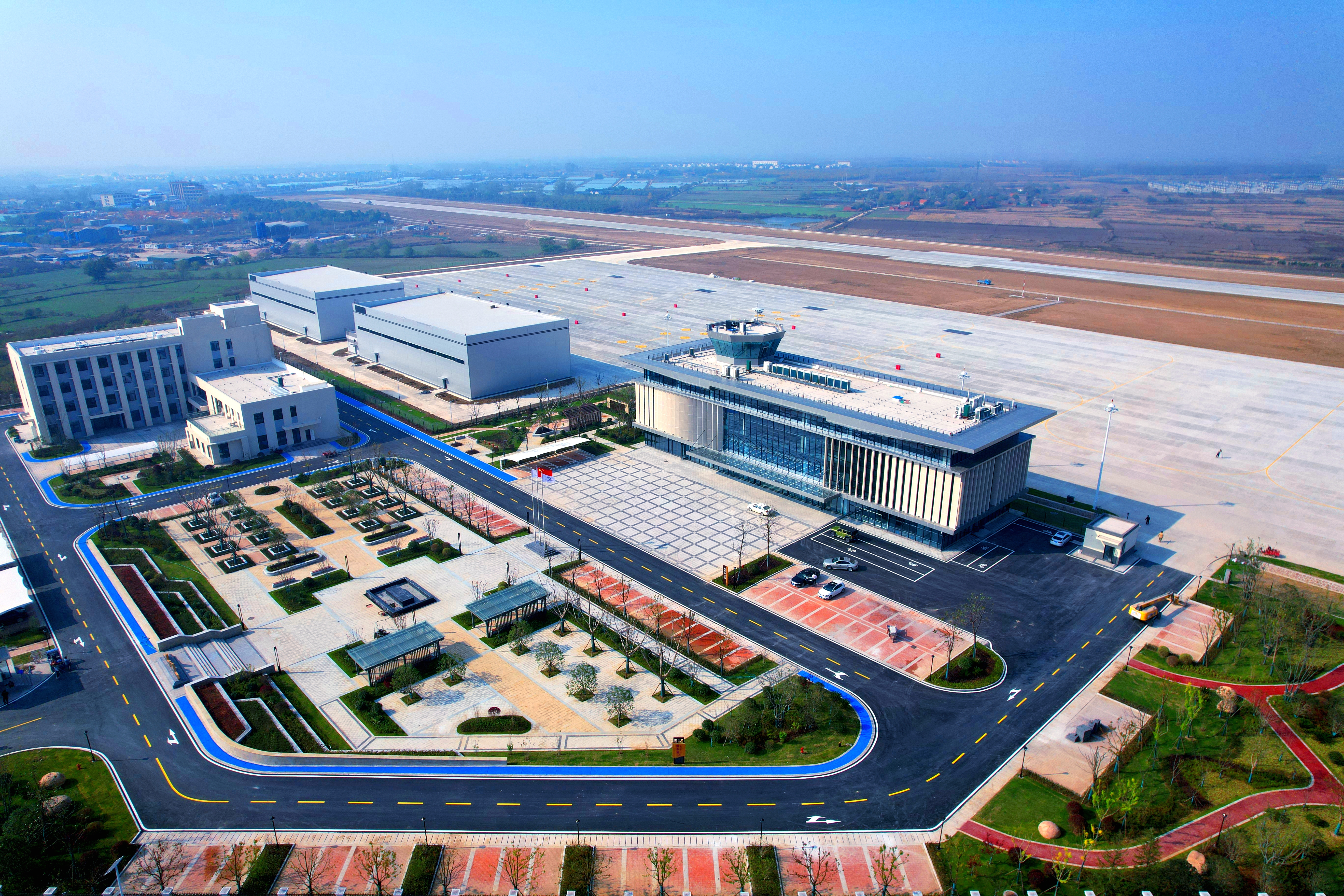肥东白龙通用机场航拍图1.jpg