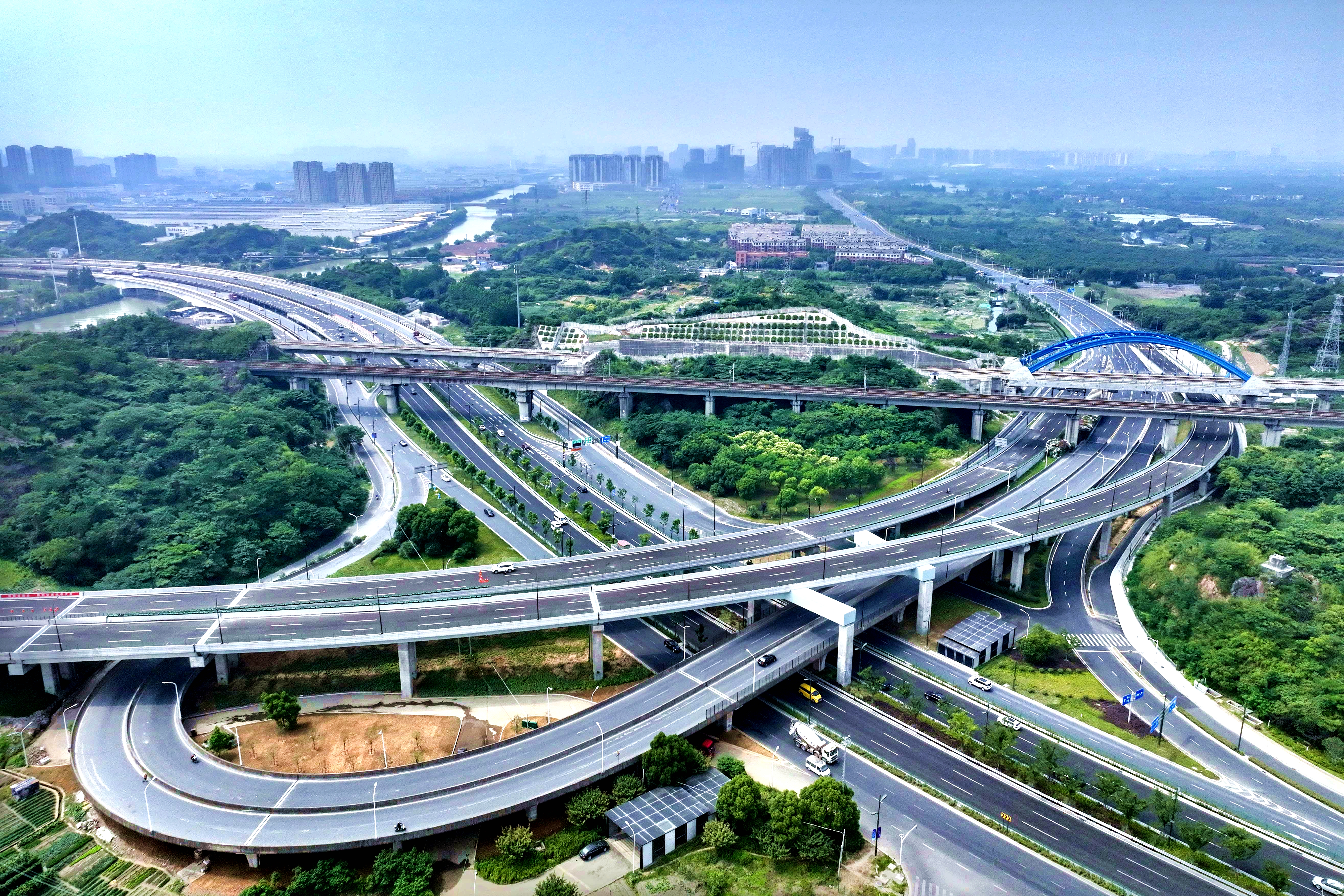 绍兴市汤公高架路.jpg