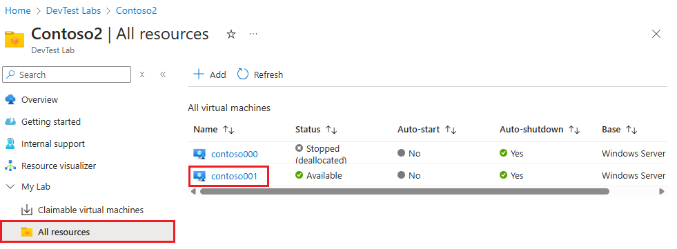 Captura de pantalla en la que se muestra una máquina virtual seleccionada en la página Información general de un laboratorio.