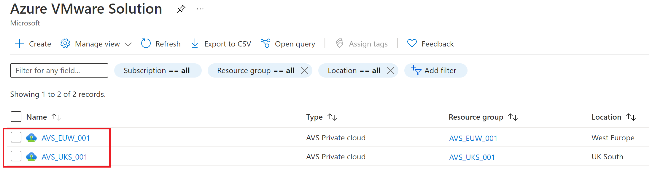 显示不同区域中的两个 Azure VMware 解决方案私有云的屏幕截图。